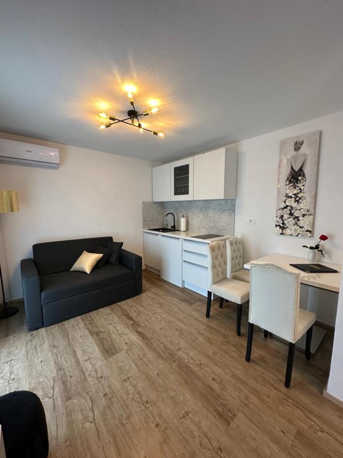Apartmaji Melipu 1 Izola Exteriör bild