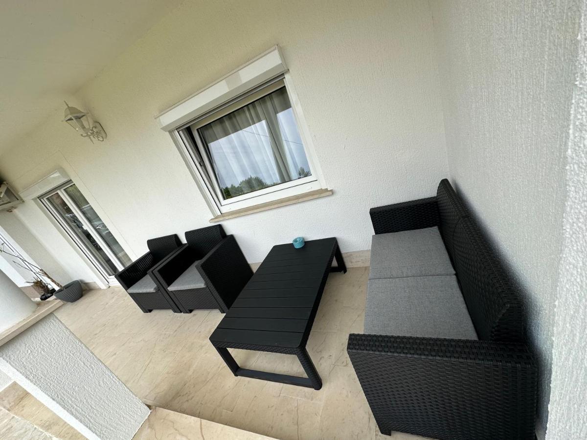 Apartmaji Melipu 1 Izola Exteriör bild